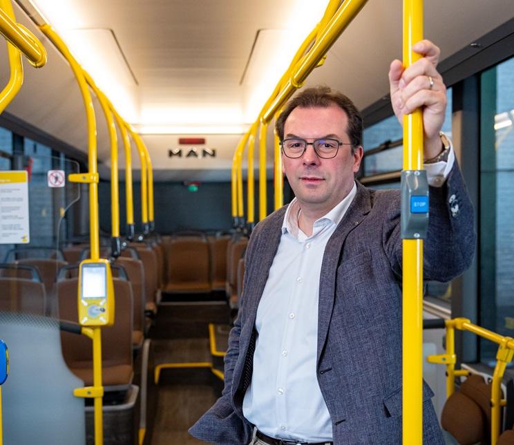 Parmentier Autobus werkt mee aan elektrificatie van openbaar vervoer Stefan Meersseman