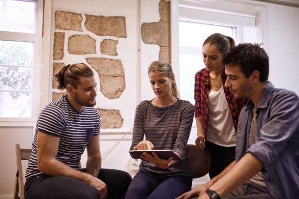 Leidinggeven aan en rekruteren van millennials