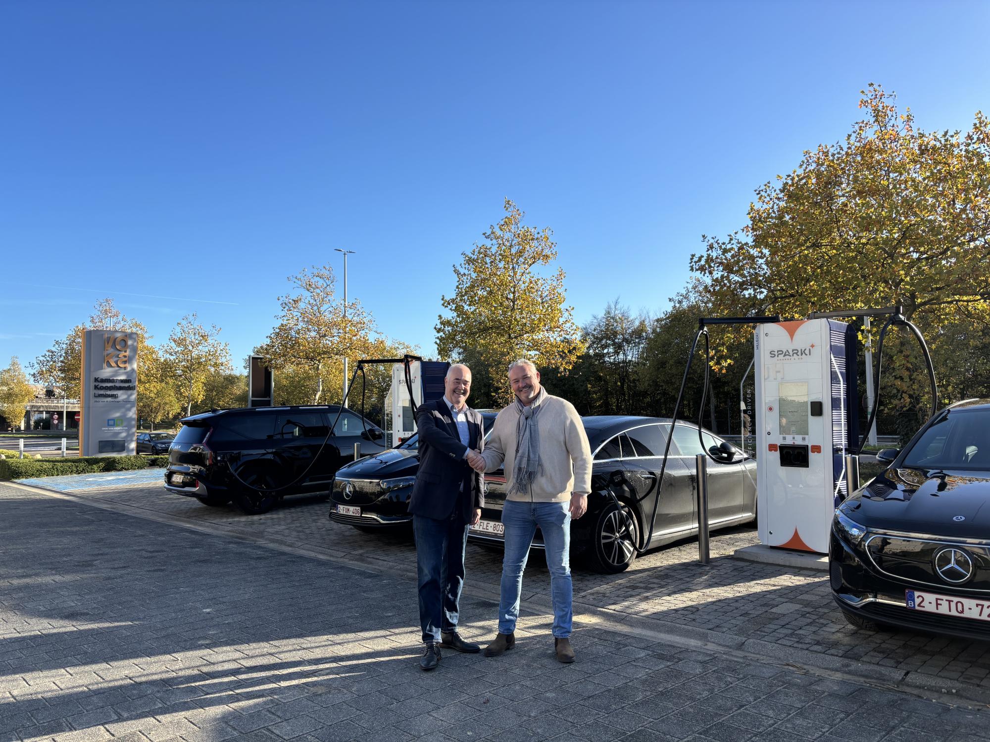 Eerste supersnelladers binnen grote ring van Hasselt geplaatst aan Voka – KvK Limburg