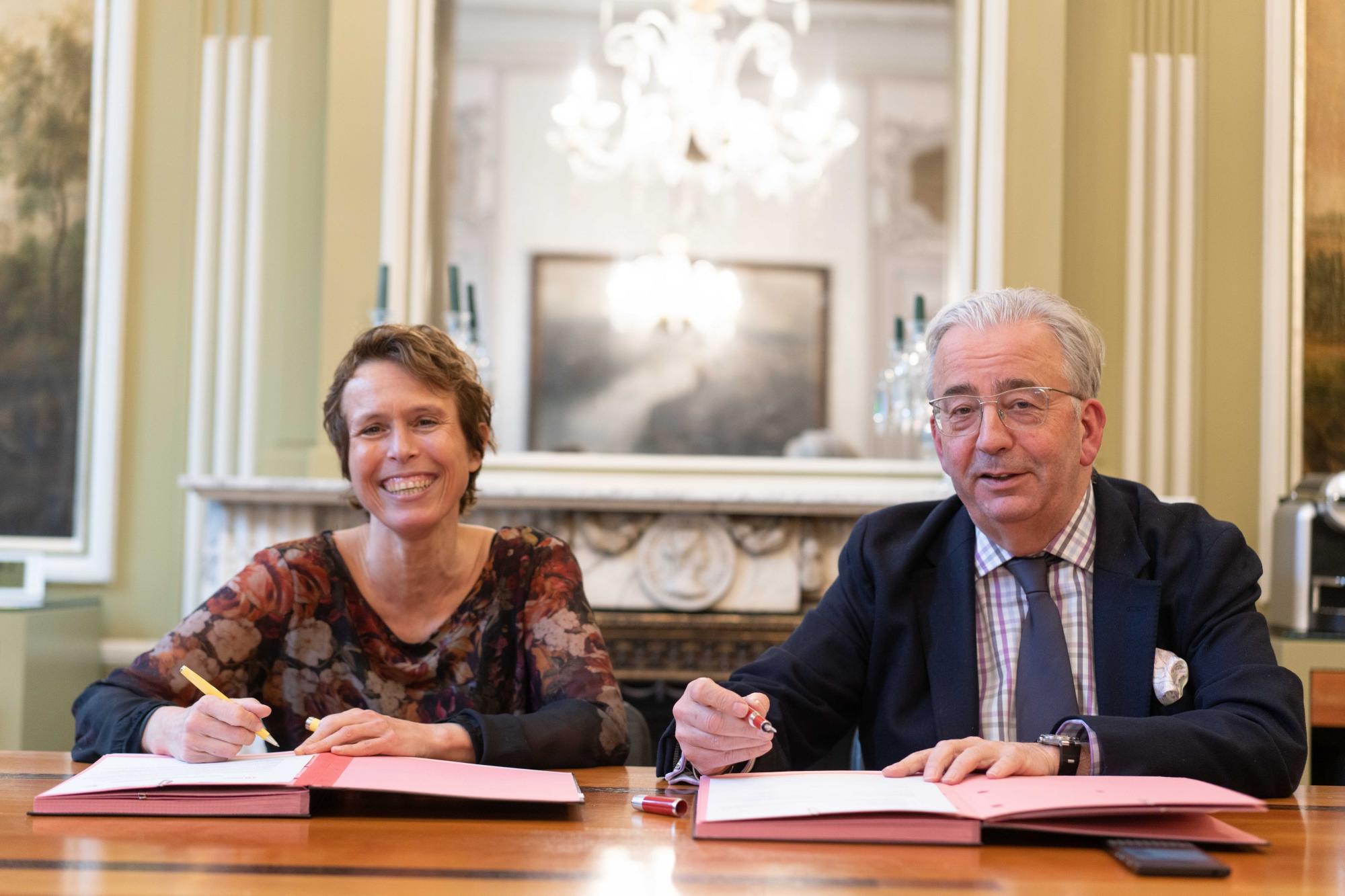 kamer en essenscia samenwerking
