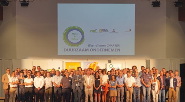 Groepsfoto uitreiking West-Vlaams Charter Duurzaam Ondernemen
