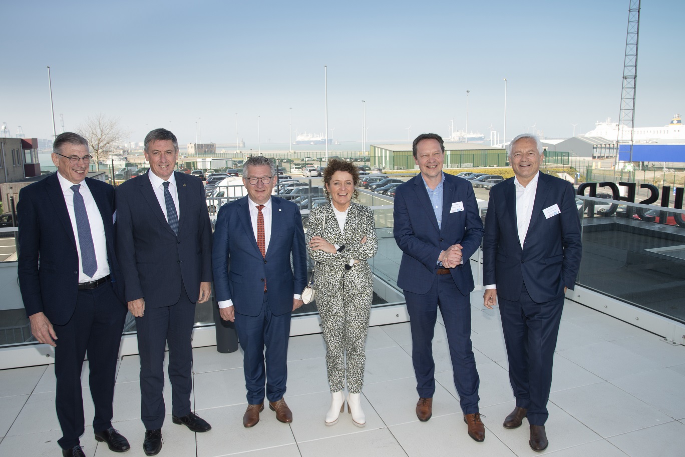 Minister-president Jambon en minister Peeters op werkbezoek in Zeebrugge Marc Adriansens, Jan Jambon, Dirk De fauw, Lydia Peeters, Tom Hautekiet en Ludo Lievens.