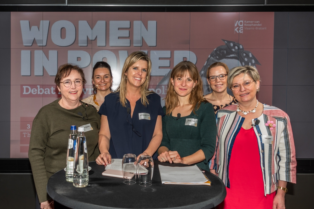 Foto women in power