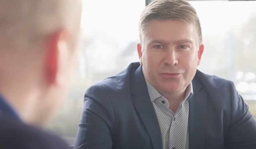 Steven De Laet van Inopsys in gesprek met Johan Guldix van Voka
