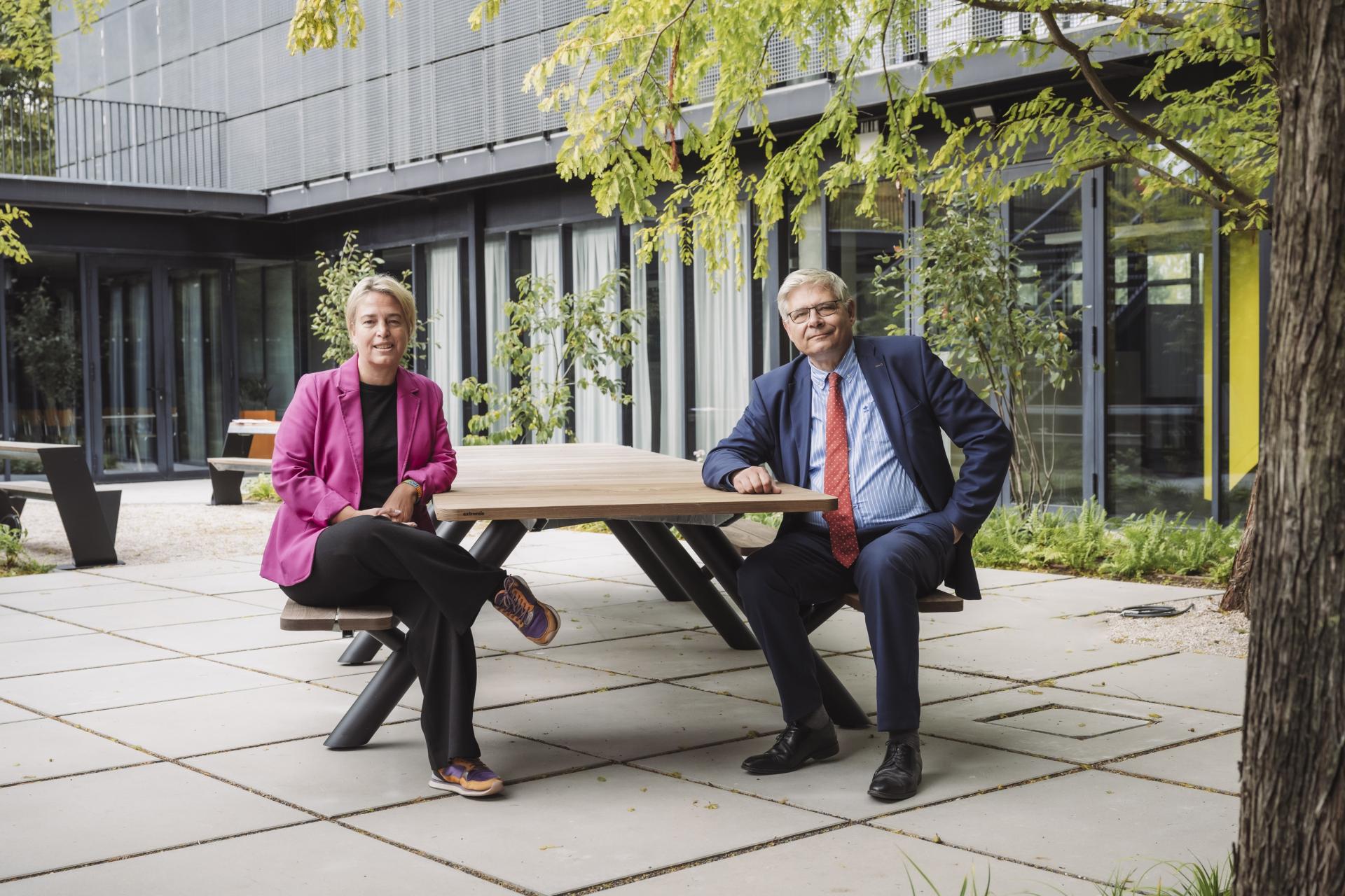 Gedeputeerden Schauvliege en De Bethune