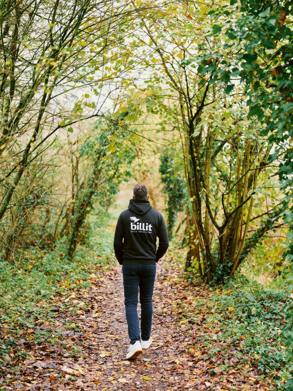 Tom Van Gaever wandelend