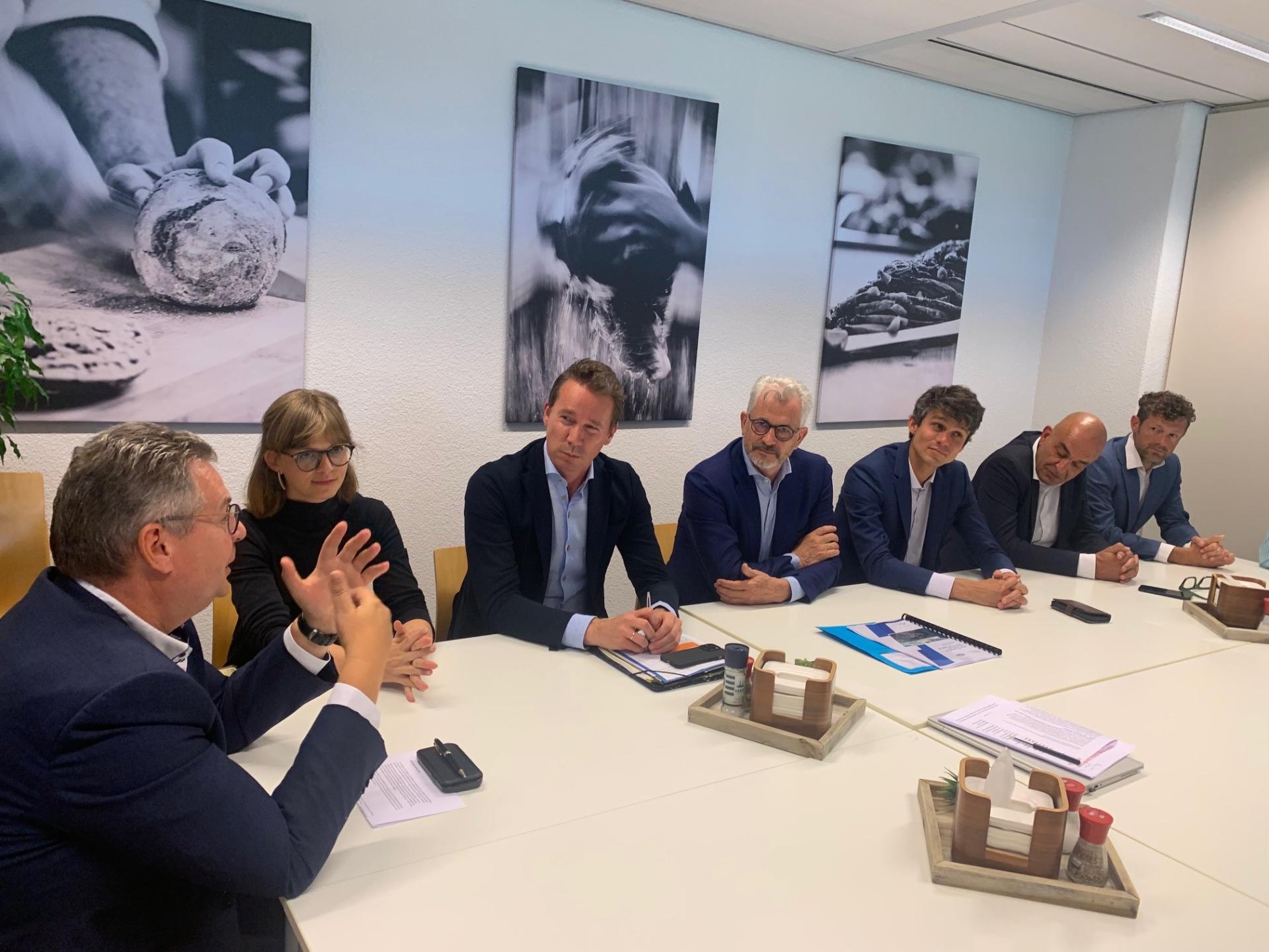 foto ministers rond tafel