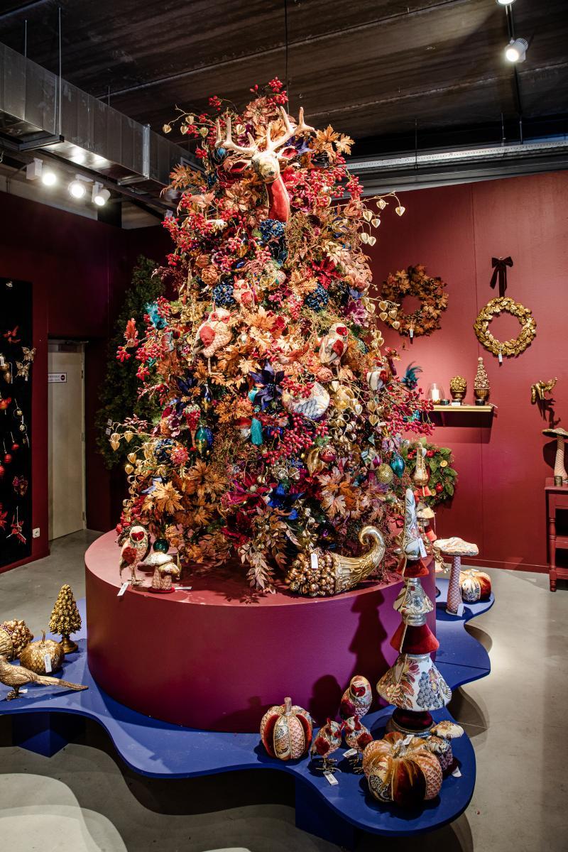kerstgroothandel Goodwill ontwerpt en levert duizenden kerstballen, -slingers, -lichtjes en andere ornamenten aan de bekendste winkel- en hotelketens ter wereld.