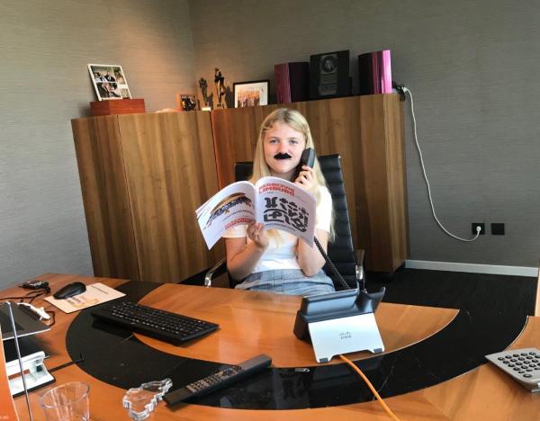 Jolien (16) schenkt Voka-loon aan goede doel