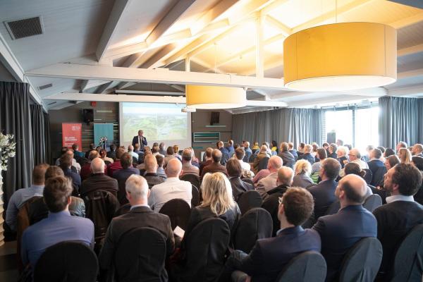 Bomvolle zaal op infosessie werken Oosterweel