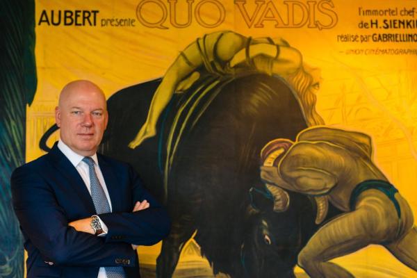 De stad van de cinema innoveert en internationaliseert