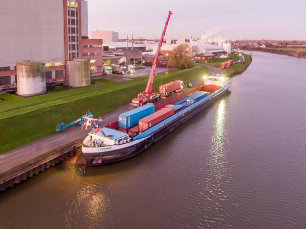 Igepa wil 500 vrachtwagens van de weg halen via binnenvaart