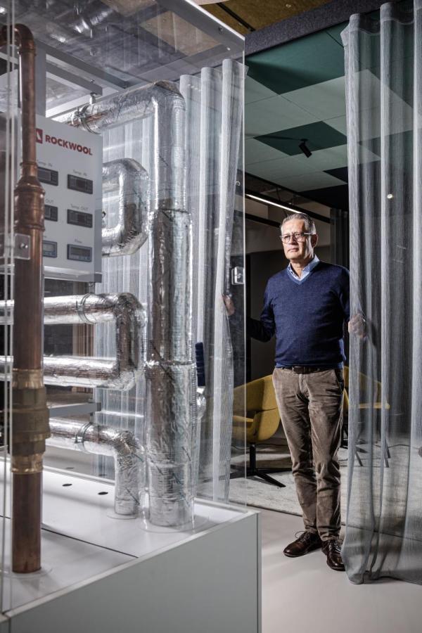 Carlo Vanschoenwinkel van Rockfon vertelt zijn ondernemersverhaal in het ondernemersmagazine van Voka Antwerpen-Waasland