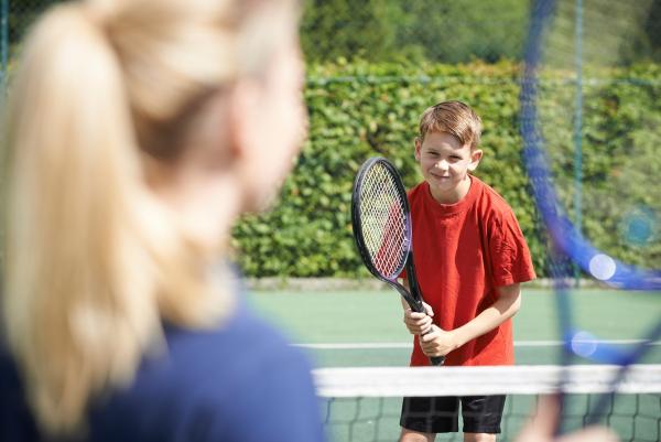 Voka West-Vlaanderen tipt lokale besturen over Sportwerk Vlaanderen als partner voor noodopvang kinderen