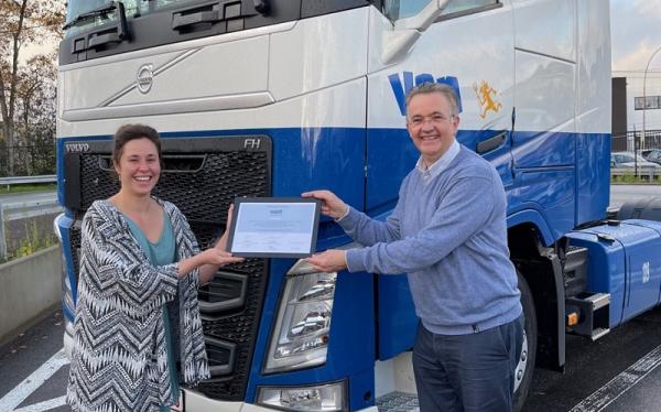 Louis De Wael van Van Dievel toont trots zijn Welt-award