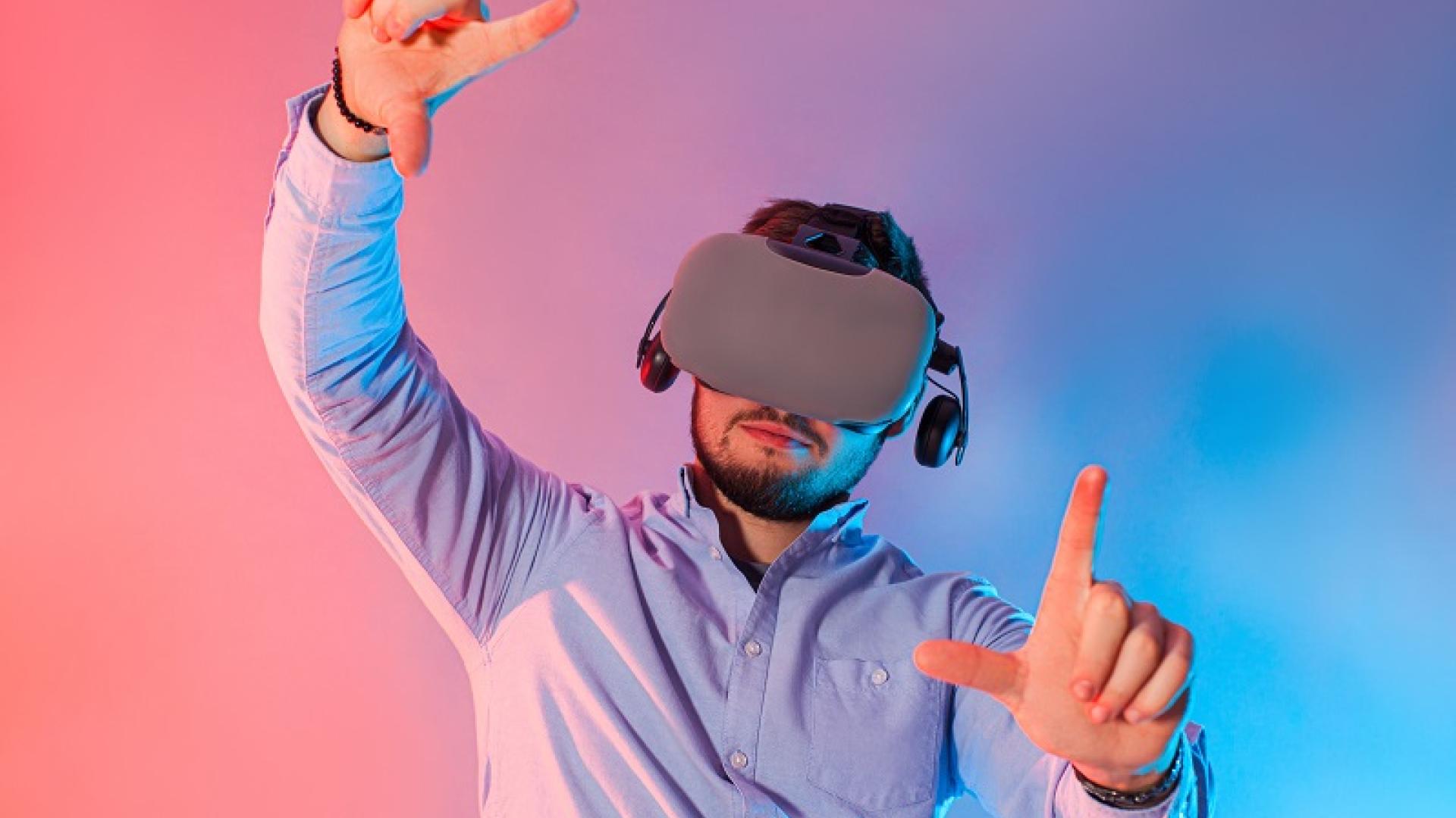 man met XR-bril