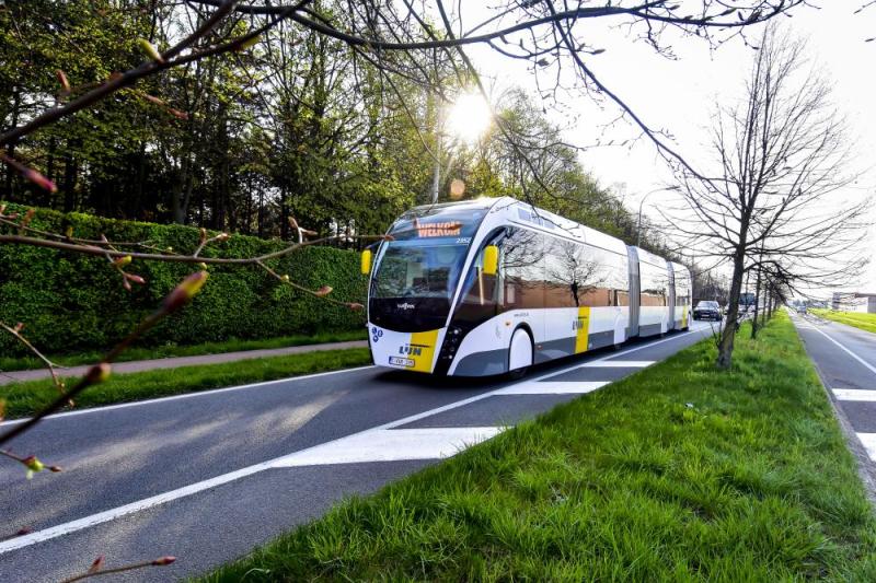 Daar is de eerste Ringtrambus!