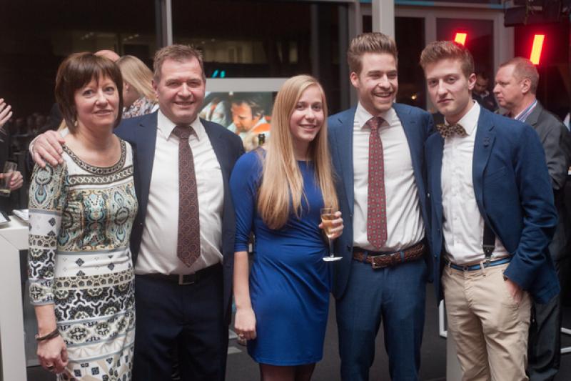 François Thoen met zijn vrouw Linda en hun drie kinderen