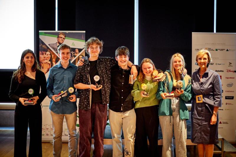 7Layers van het St.-Pieterscollege uit Leuven wonnen de prijs van beste circulaire minionderneming (copyright Sam Gilbert)
