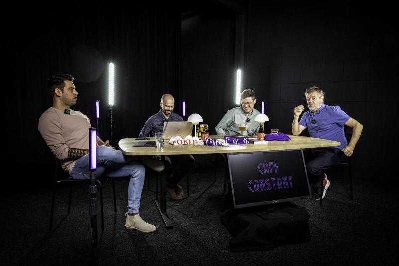 Podcasting met Passie: Ondernemerschap en Voetbal in Café Constant 