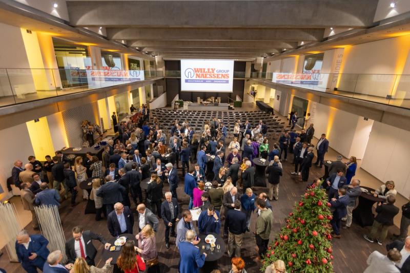 Ondernemers en politici trappen het jaar af bij Willy Naessens op de Voka nieuwjaarsreceptie