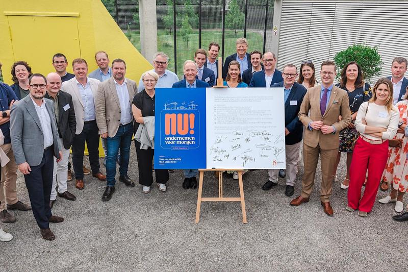 Nieuwe volksvertegenwoordigers geven West-Vlaamse toekomst een boost door ondertekening charter voor West-Vlaanderen