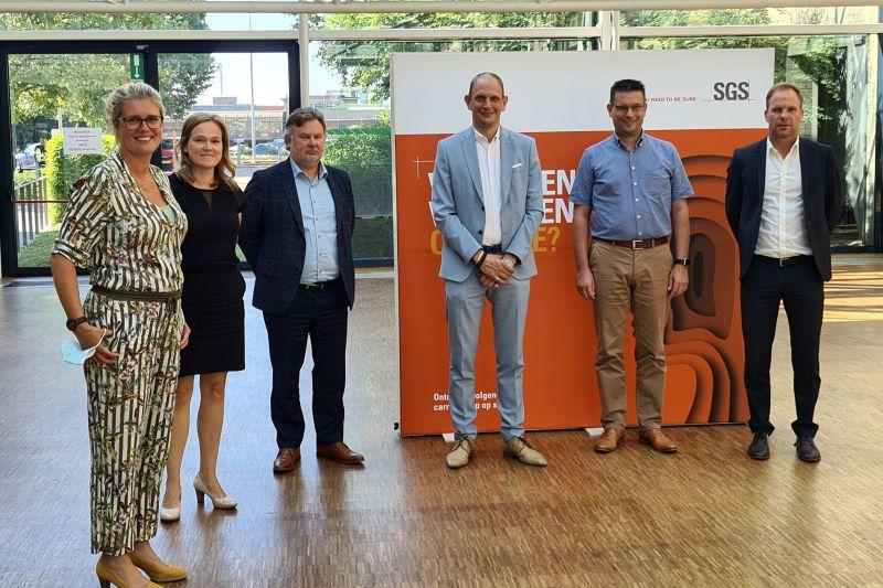 Robby De Caluwé (Open VLD) duikt het labo in bij SGS