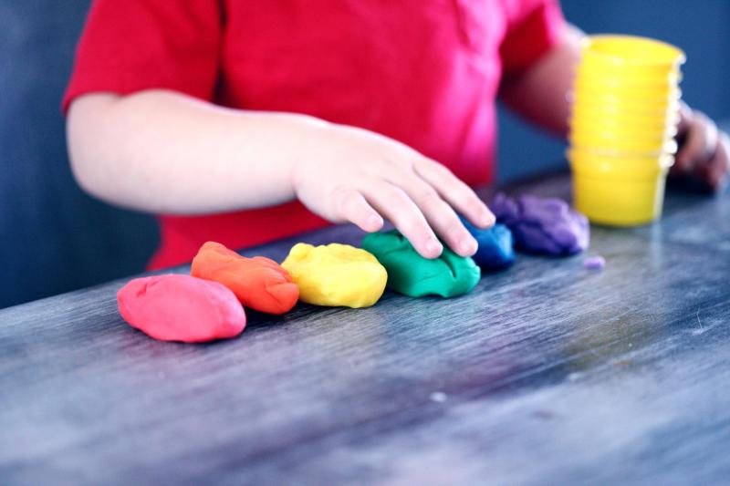 Kinderopvang en werkgevers slaan handen in elkaar om tekort aan te pakken