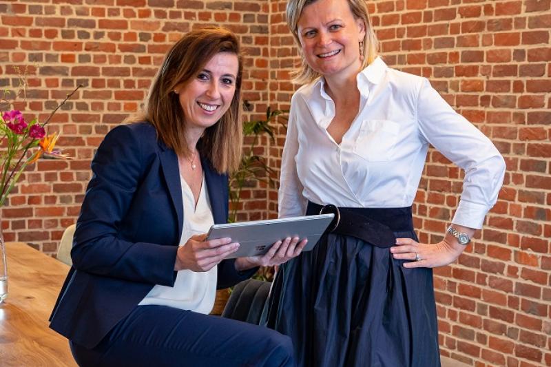 AppliSquare zoekt en vindt IT-talent in Kosovo Vanessa Alaj en Charlotte Samain