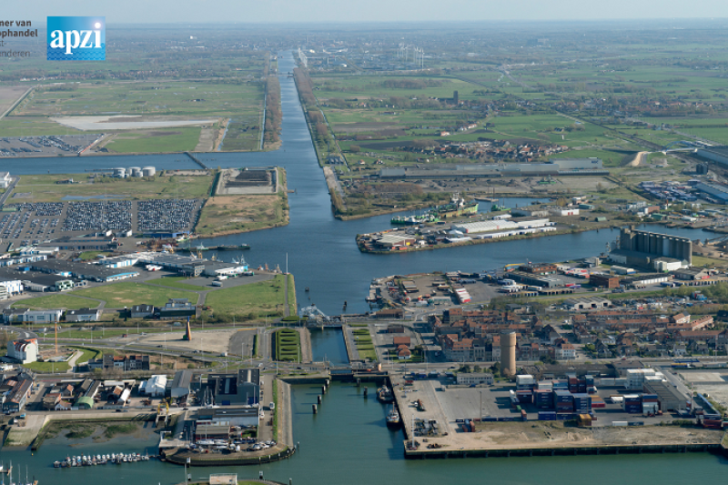 Apzi – Voka West-Vlaanderen licht dossier nieuwe zeesluis Zeebrugge toe in Vlaams Parlement