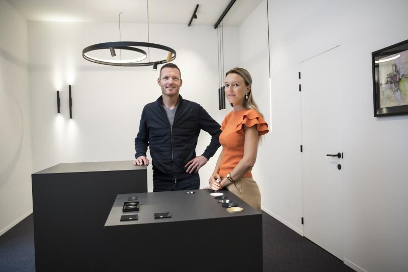 Lichthuis Spectrum neemt met belevingsshowroom nieuwe start in Ieper Nick Vanrobaeys en Julie Soete