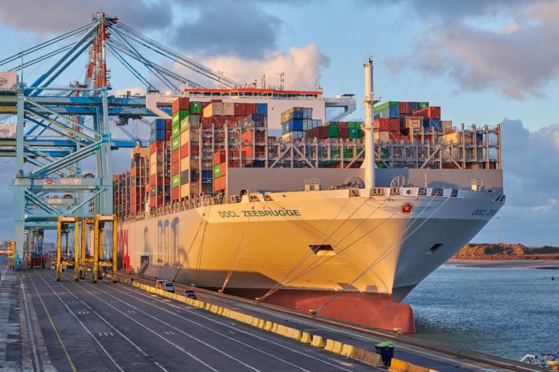 Haven vereerd met nieuwe containerreus OOCL Zeebrugge