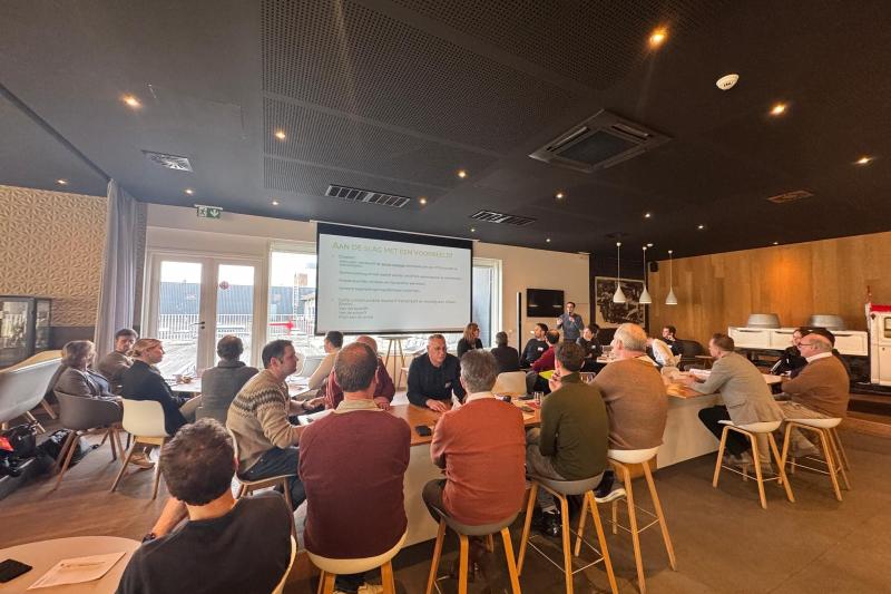Lerend netwerk rond STEM komt voor het eerst samen bij AB Inbev